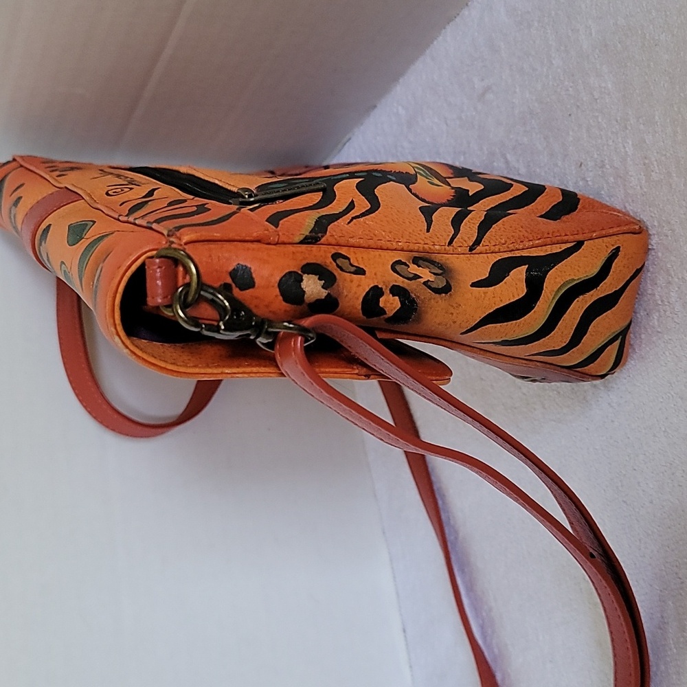 Anuschka hand painted leather medium flap messenger - Picture 7 of 16